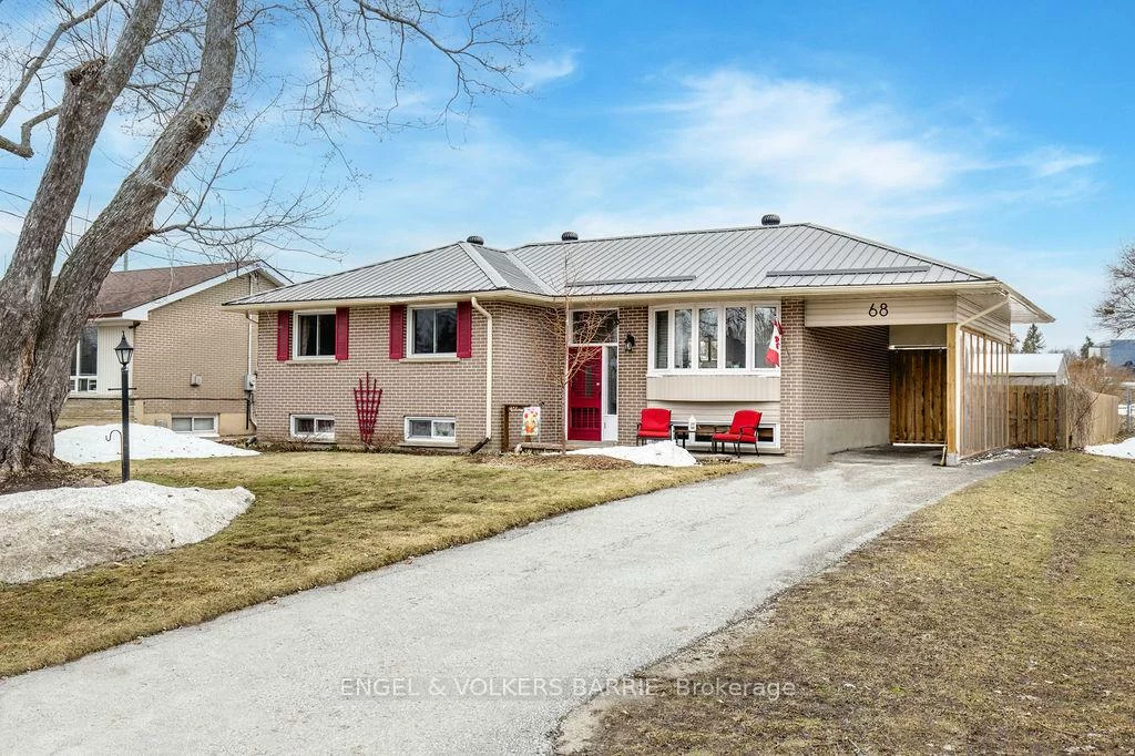 68, Ottaway, Wellington, Barrie