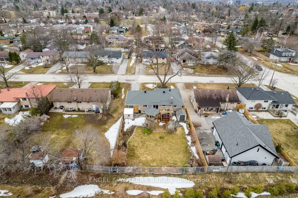 68, Ottaway, Wellington, Barrie