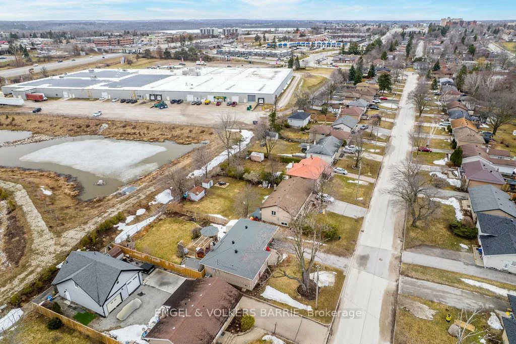 68, Ottaway, Wellington, Barrie