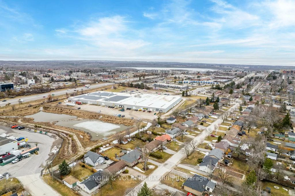 68, Ottaway, Wellington, Barrie