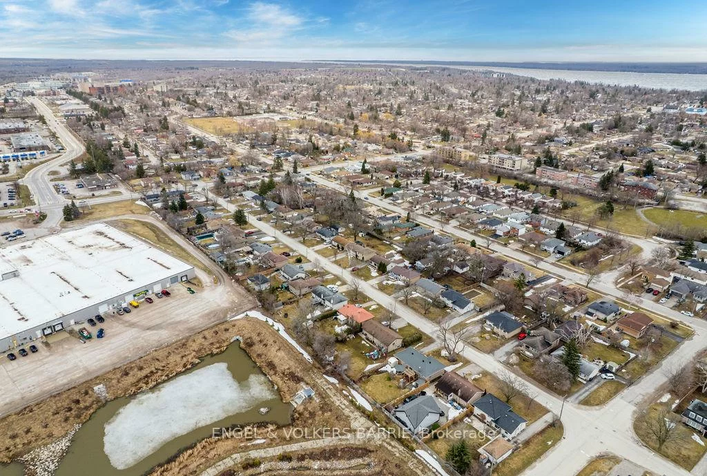 68, Ottaway, Wellington, Barrie