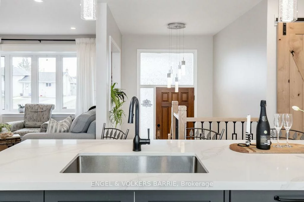 68, Ottaway, Wellington, Barrie