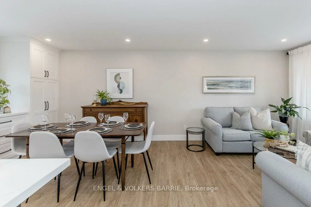 68, Ottaway, Wellington, Barrie