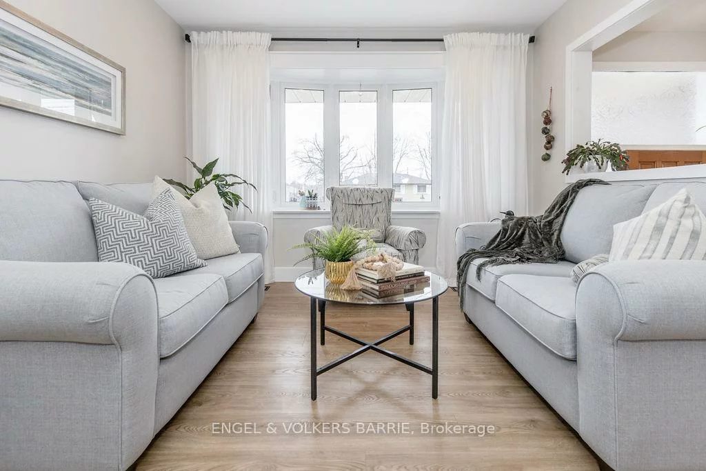 68, Ottaway, Wellington, Barrie