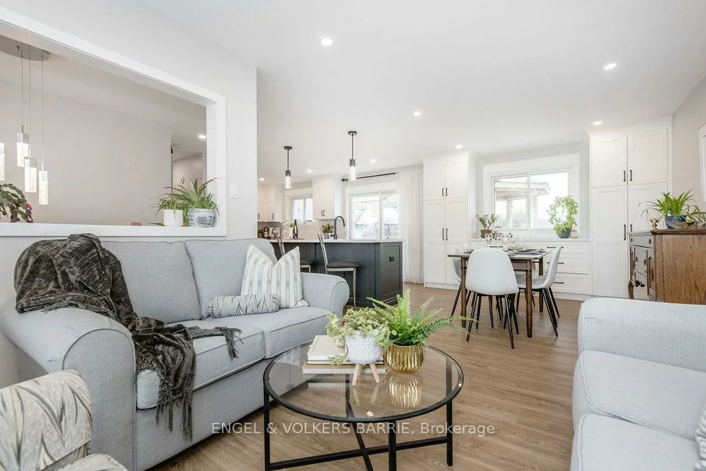 68, Ottaway, Wellington, Barrie