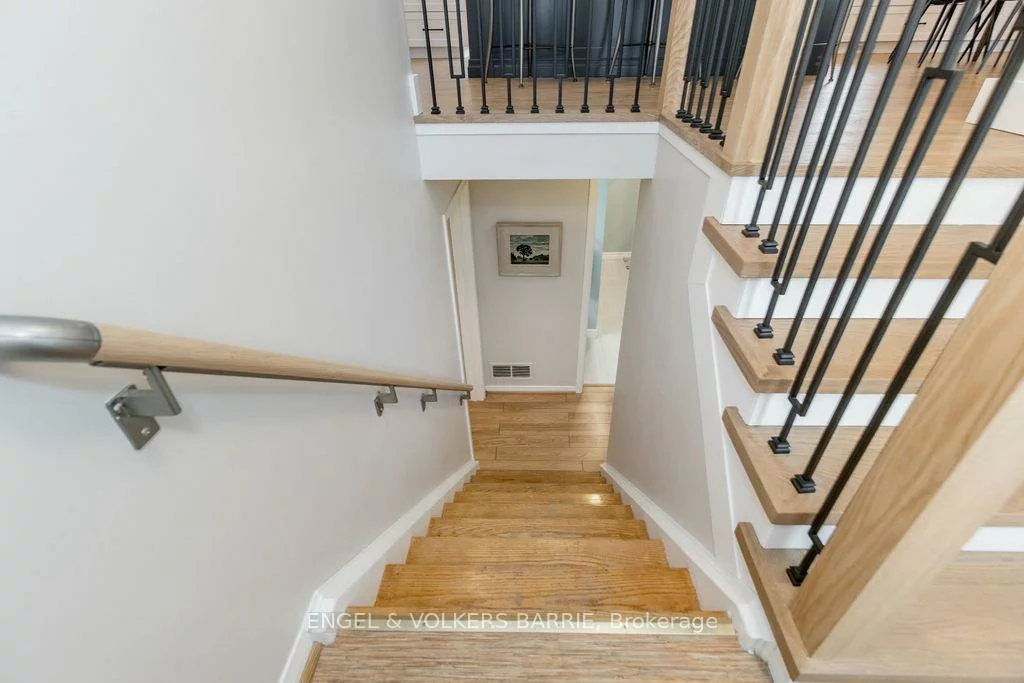 68, Ottaway, Wellington, Barrie