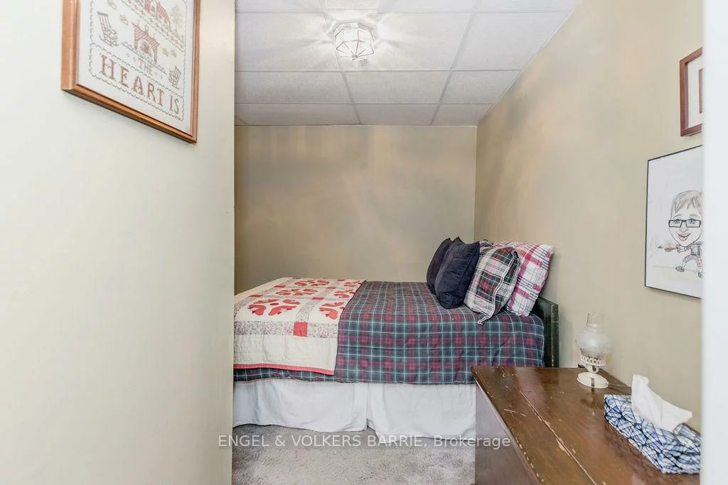 68, Ottaway, Wellington, Barrie