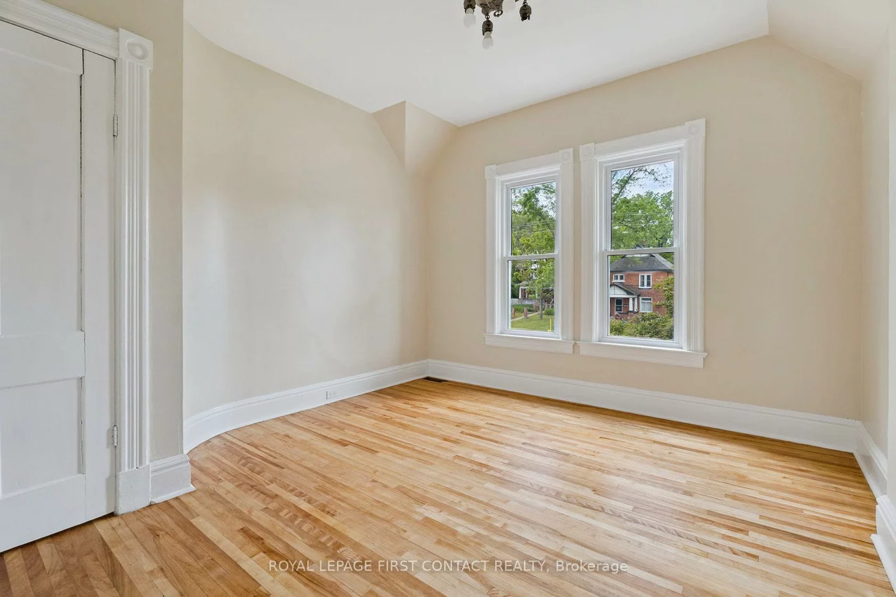 55, Burton, Allandale, Barrie