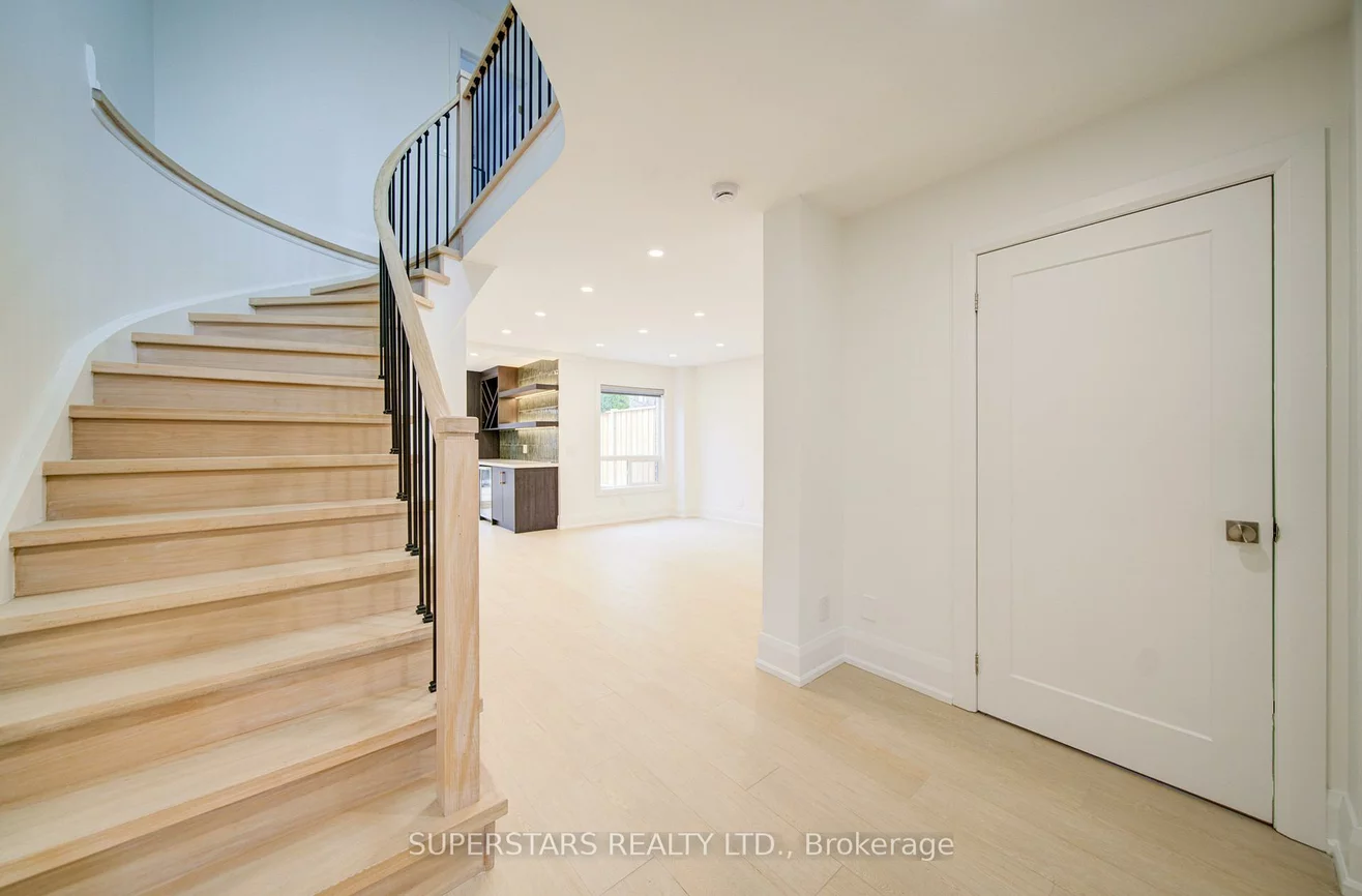 163, Brucker, Holly, Barrie