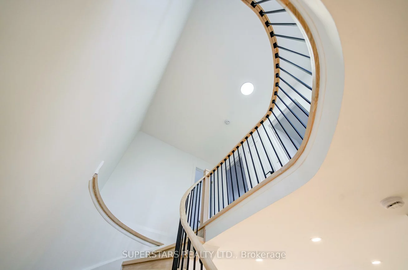 163, Brucker, Holly, Barrie