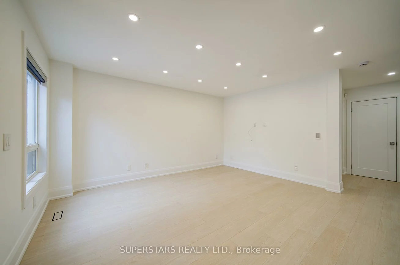 163, Brucker, Holly, Barrie