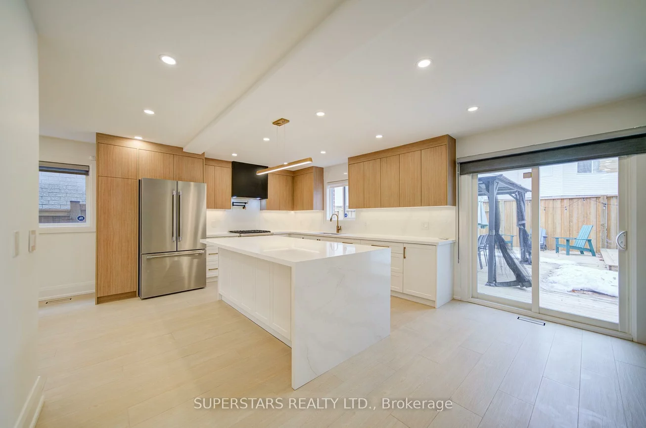 163, Brucker, Holly, Barrie