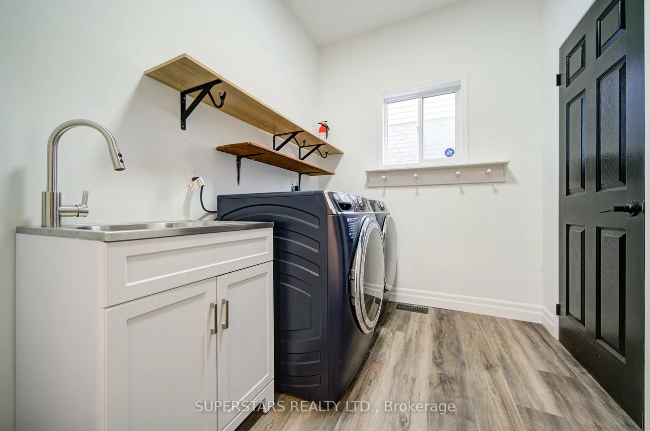 163, Brucker, Holly, Barrie