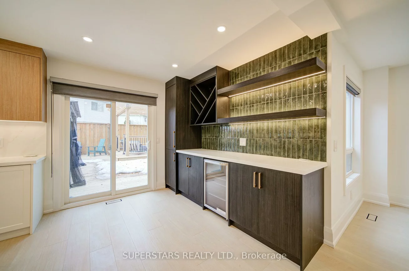 163, Brucker, Holly, Barrie