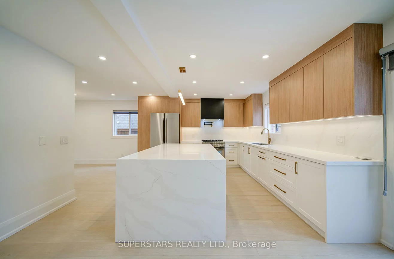 163, Brucker, Holly, Barrie