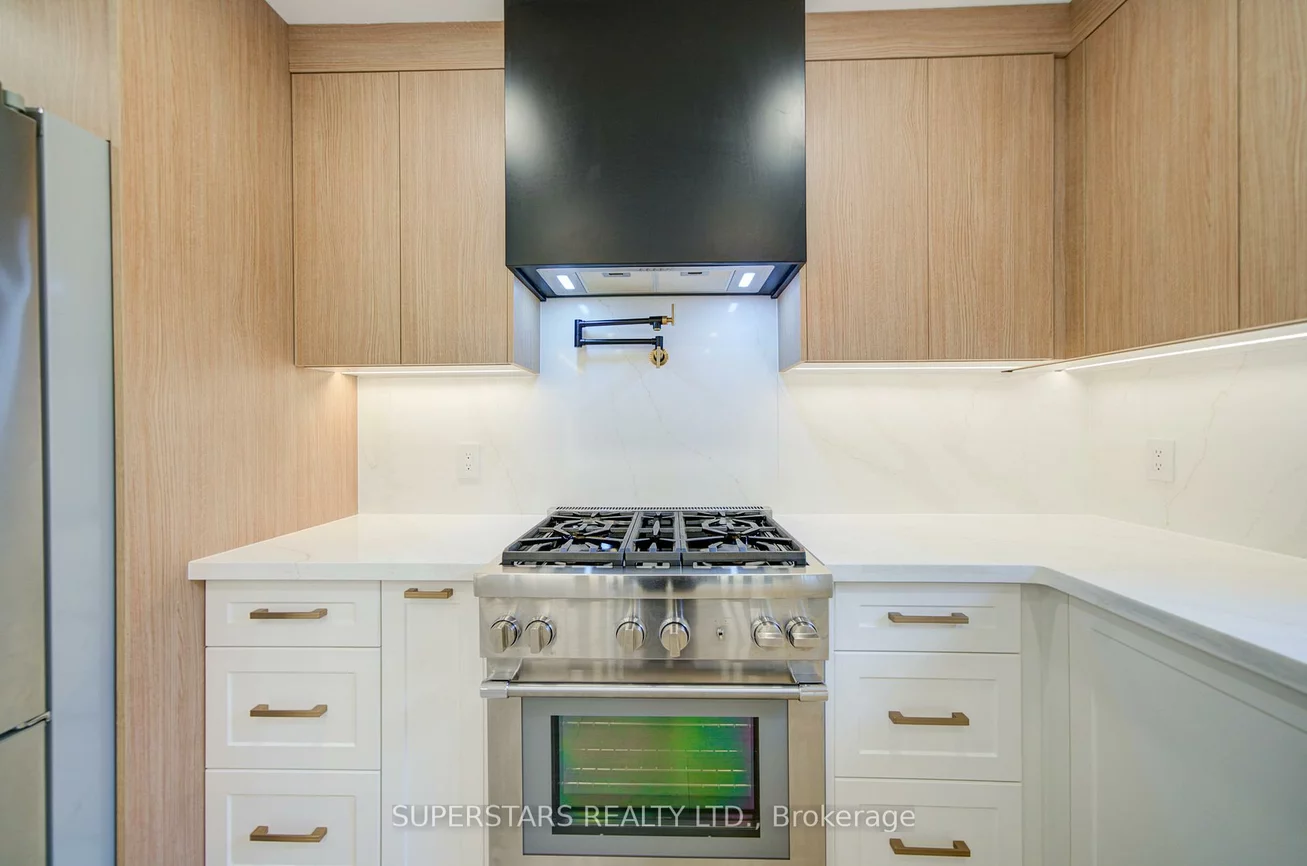 163, Brucker, Holly, Barrie