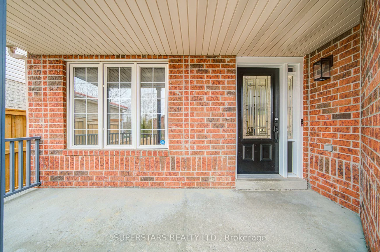 163, Brucker, Holly, Barrie