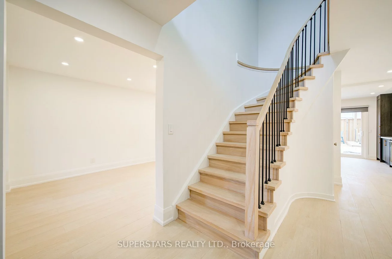 163, Brucker, Holly, Barrie