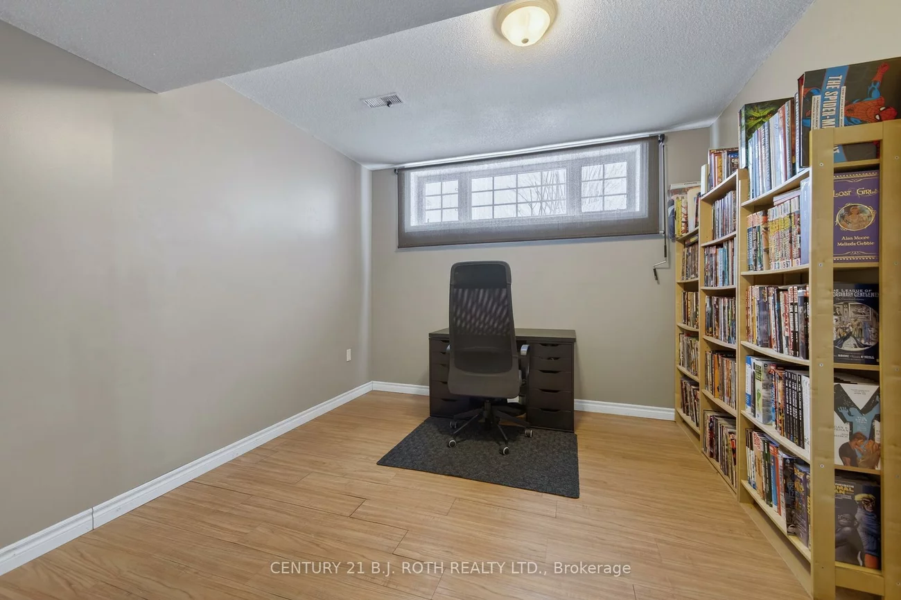 115, Lion's Gate, Little Lake, Barrie