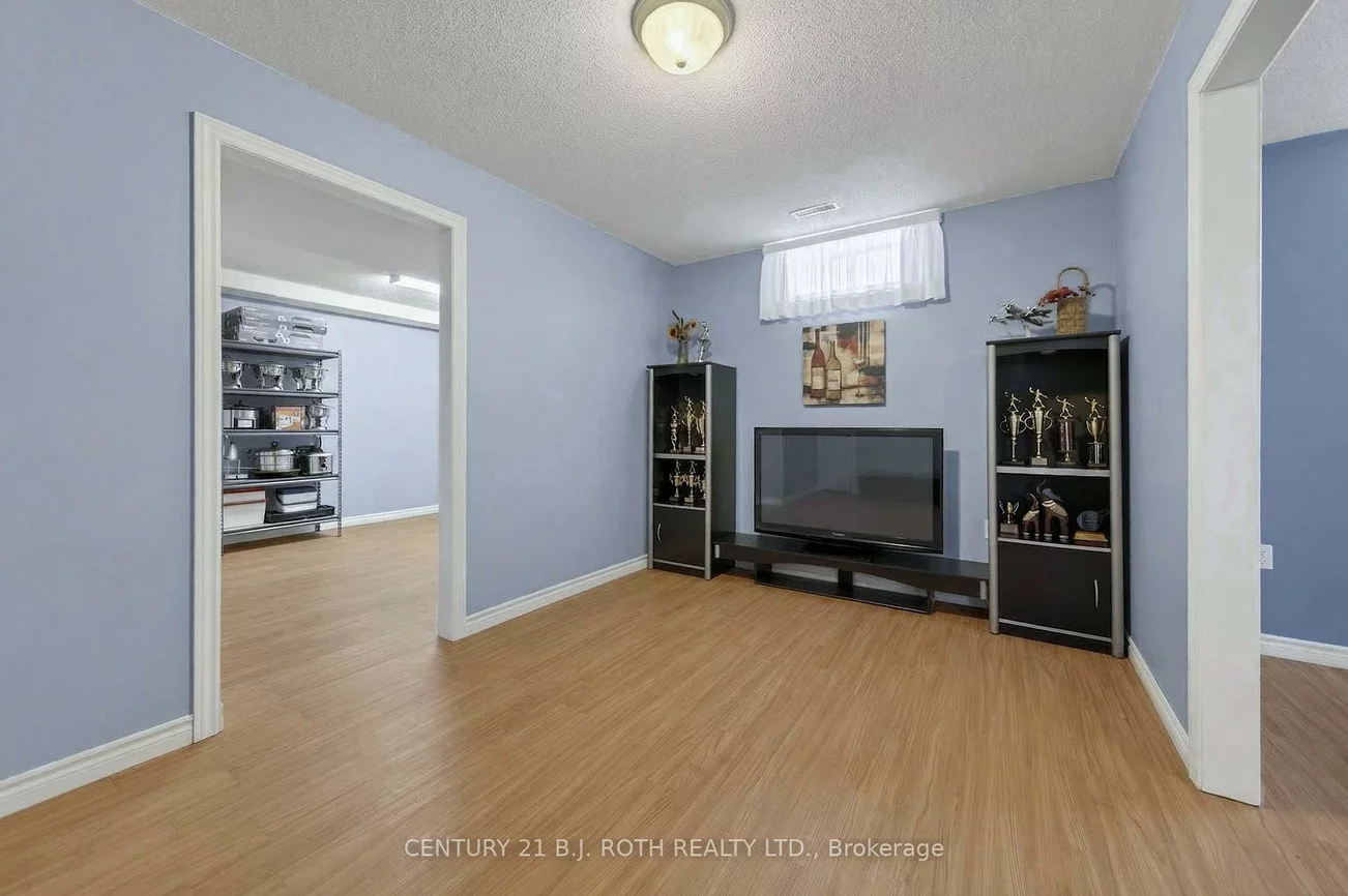 115, Lion's Gate, Little Lake, Barrie
