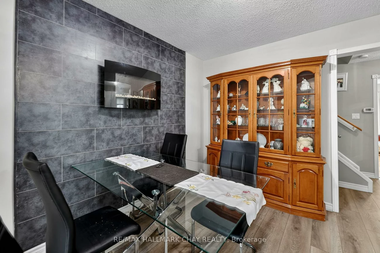 15, Wilde, Letitia Heights, Barrie