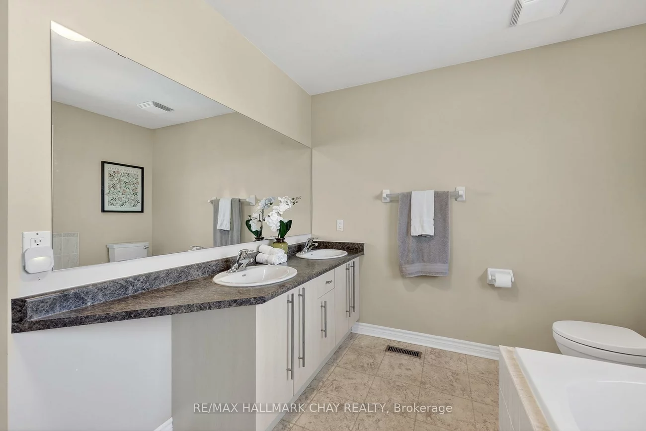 21, Tascona, Little Lake, Barrie