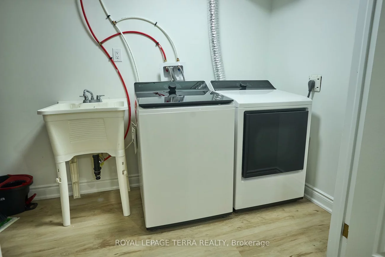 59, Russell Hill, Painswick South, Barrie