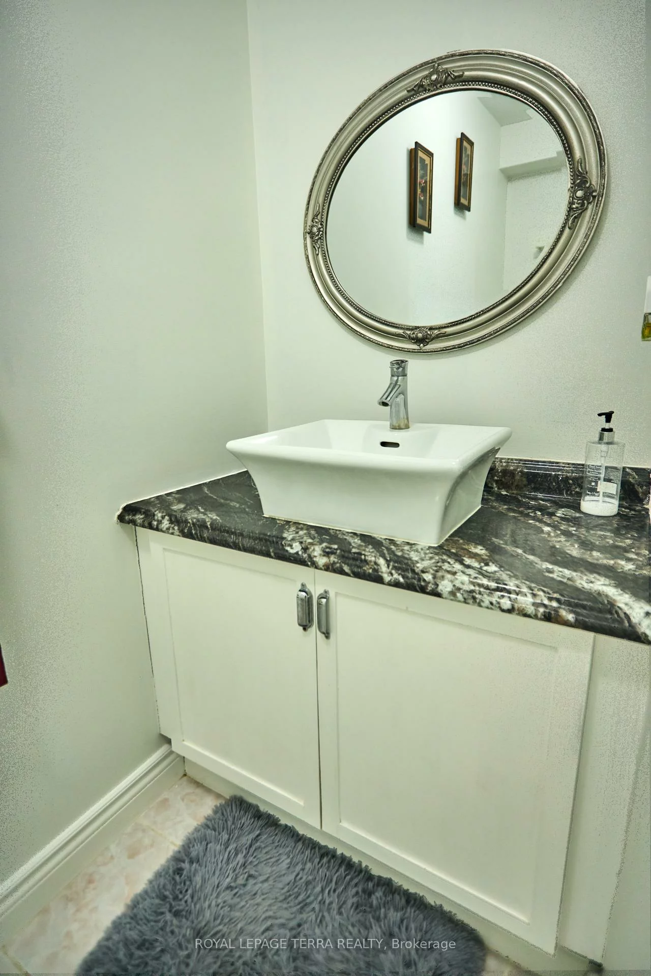 59, Russell Hill, Painswick South, Barrie