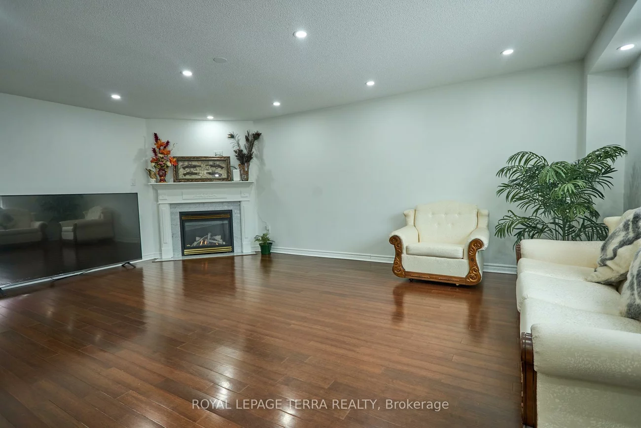 59, Russell Hill, Painswick South, Barrie