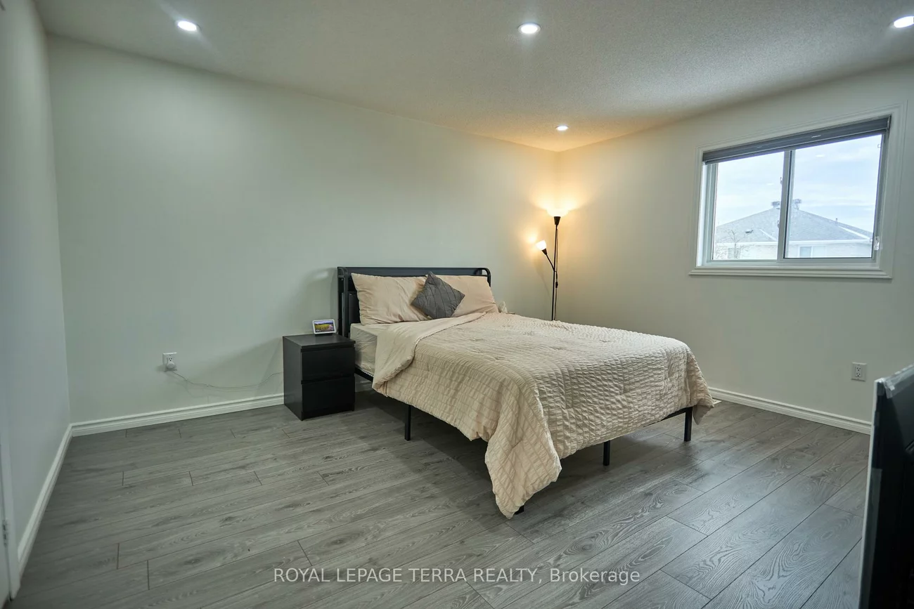 59, Russell Hill, Painswick South, Barrie