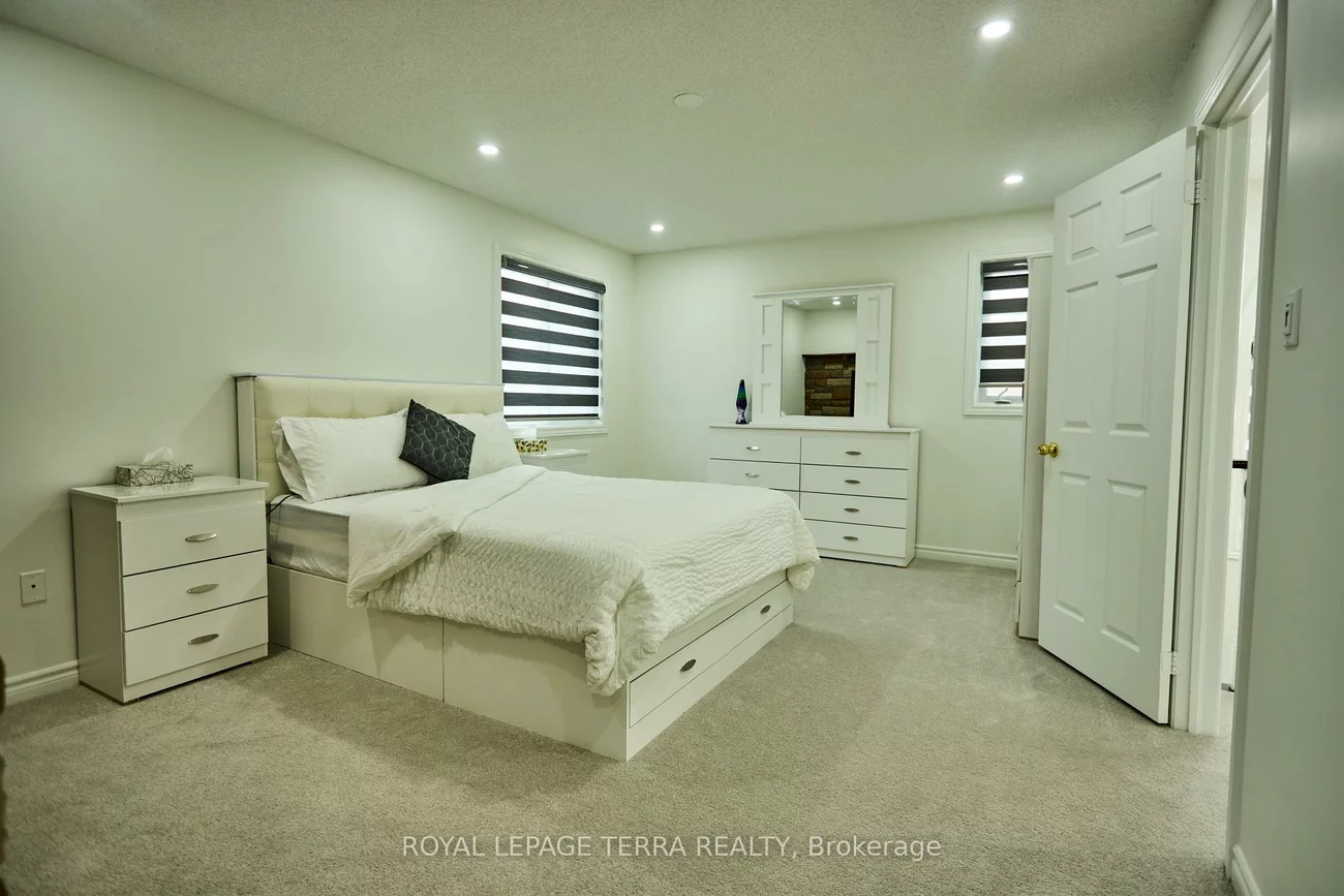 59, Russell Hill, Painswick South, Barrie