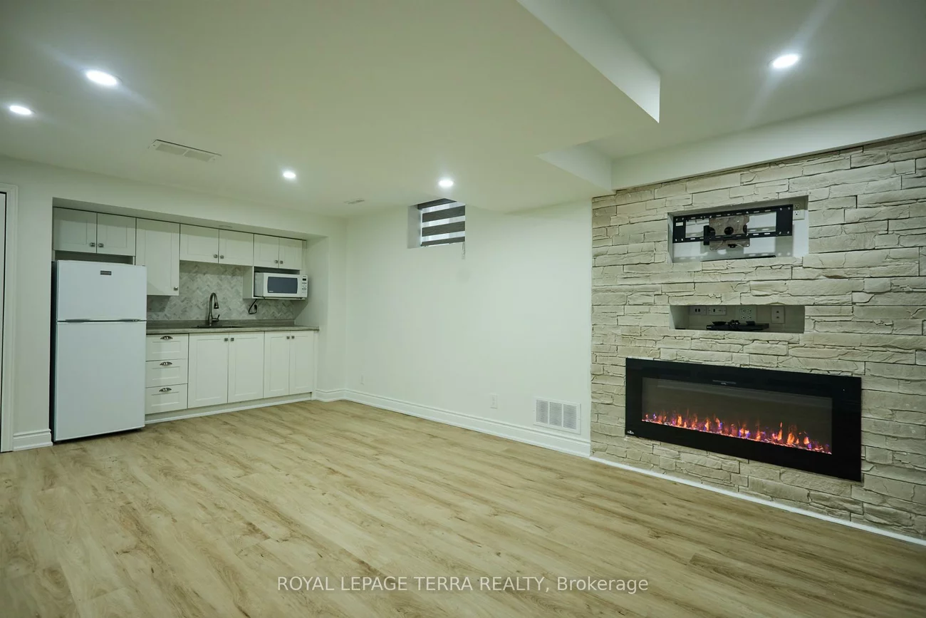 59, Russell Hill, Painswick South, Barrie