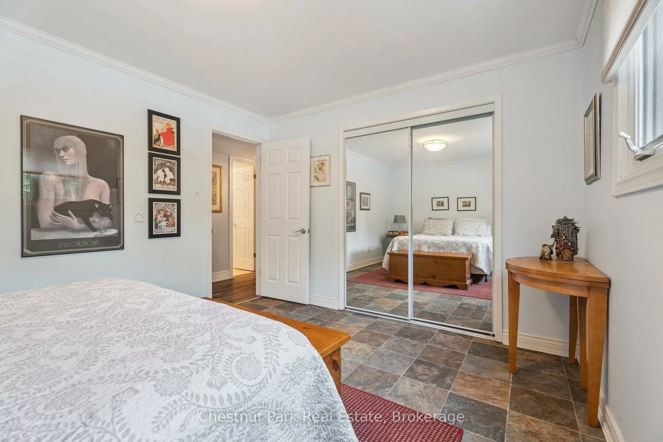 16, Davies, Grove East, Barrie