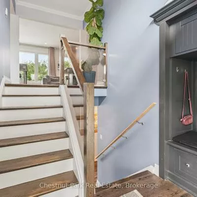 16, Davies, Grove East, Barrie