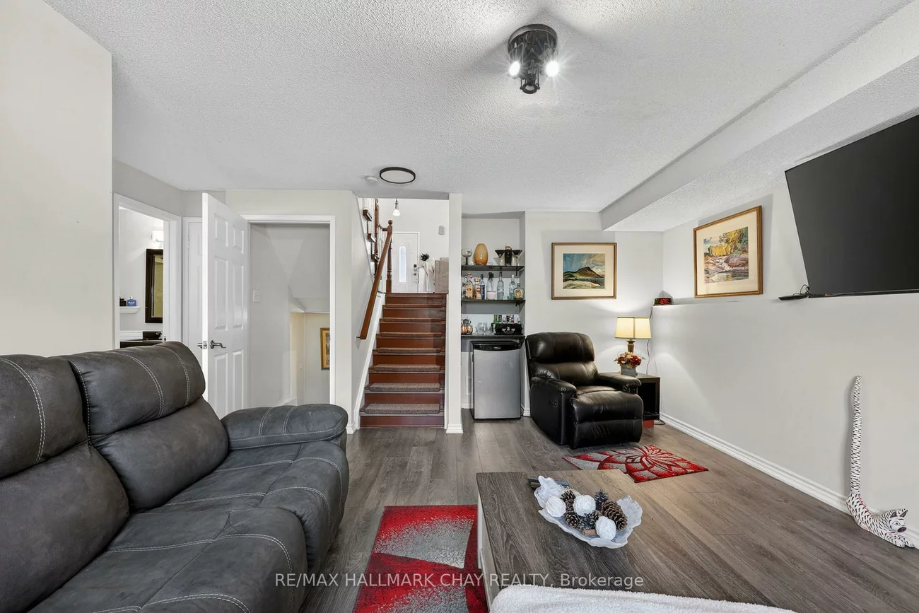 62, Leggott, Painswick North, Barrie