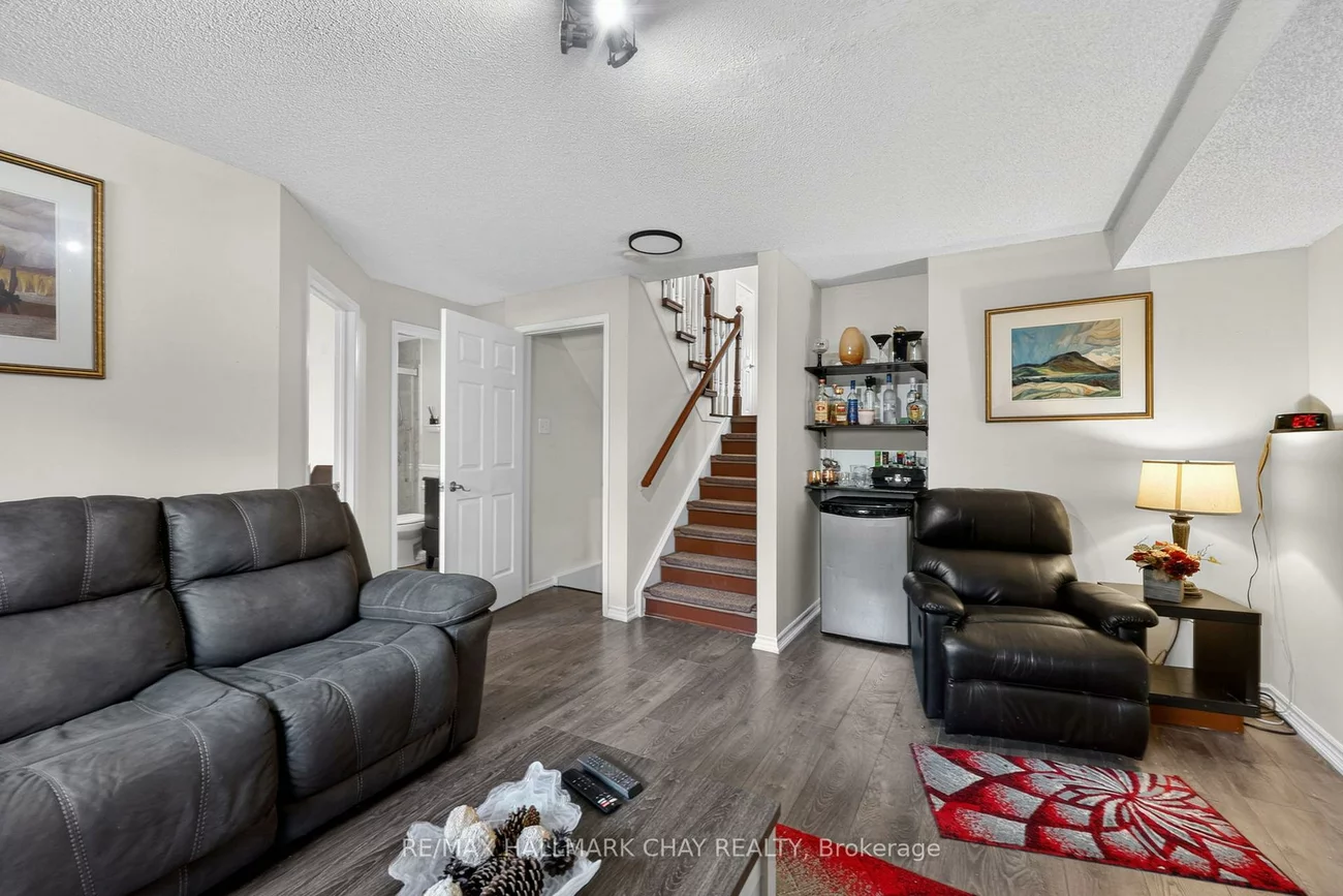 62, Leggott, Painswick North, Barrie