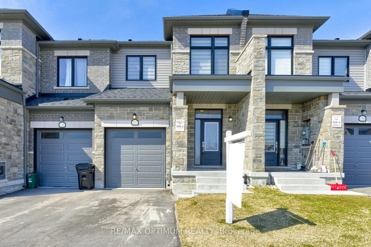 137, Fenchurch, Painswick South, Barrie