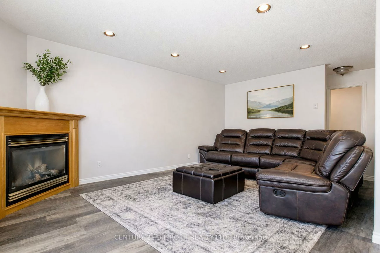 212, Pringle, Edgehill Drive, Barrie