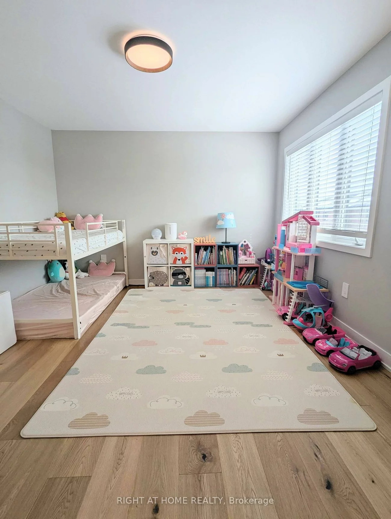 22, Westwood, Painswick South, Barrie