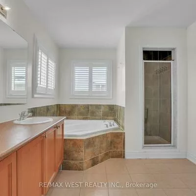 146, Sandringham, Innis-Shore, Barrie