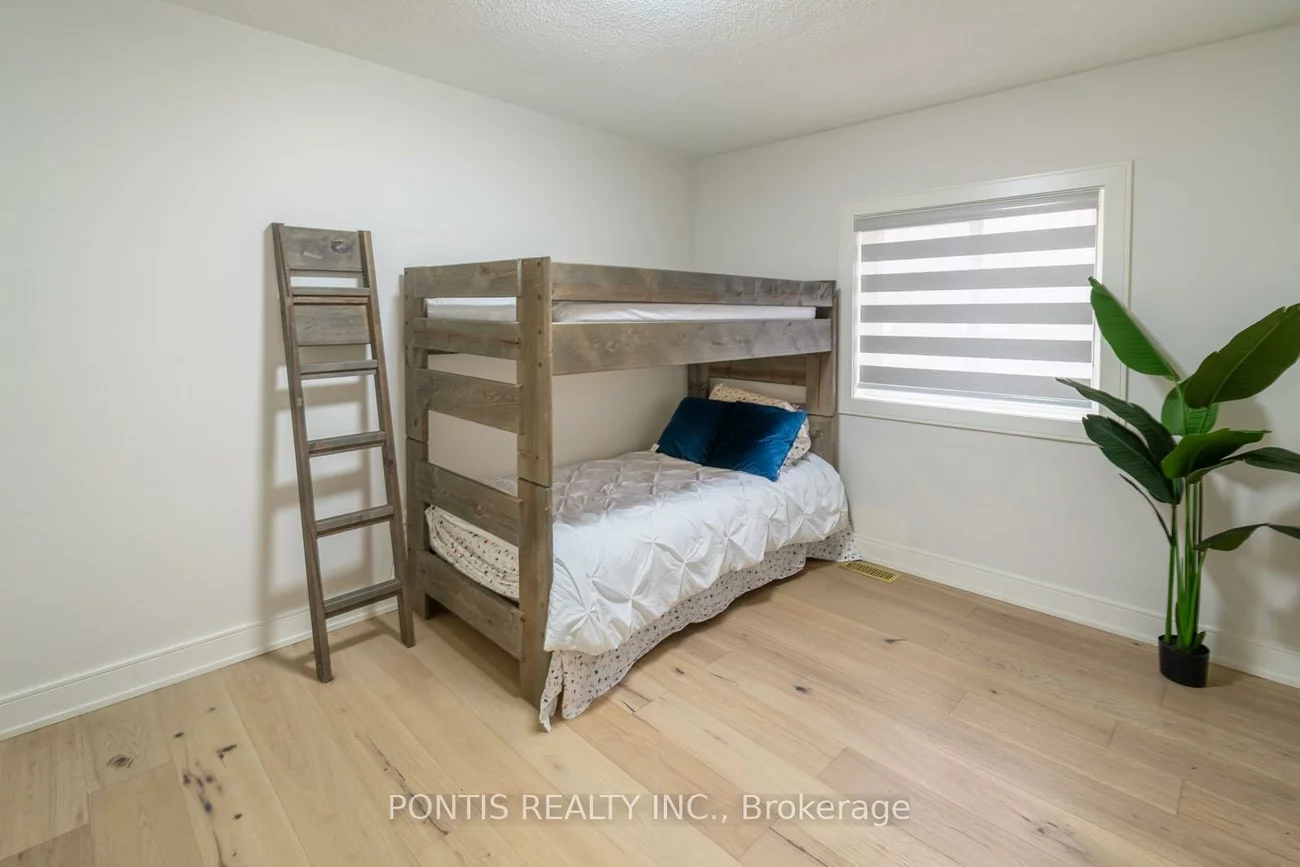 38, Kempenfelt, City Centre, Barrie