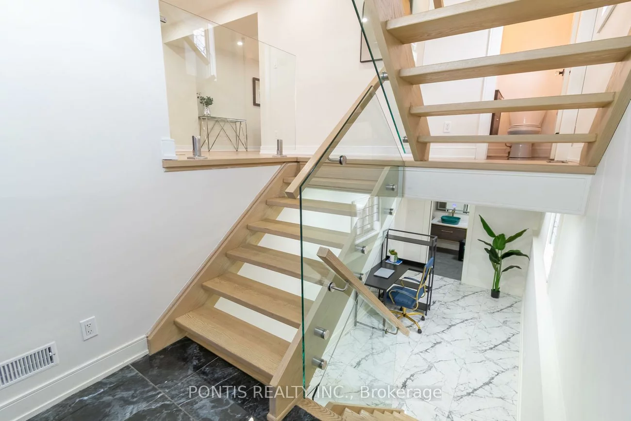 38, Kempenfelt, City Centre, Barrie