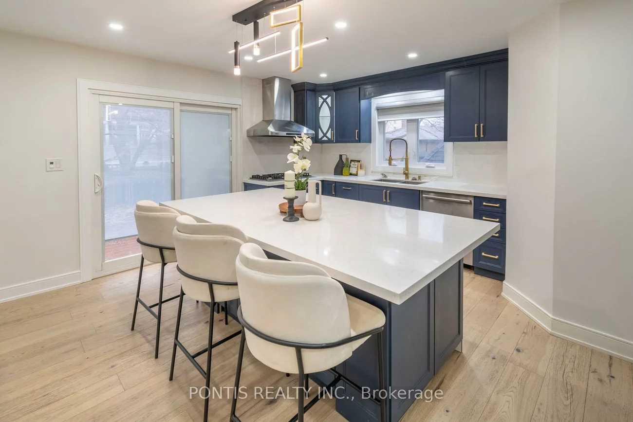 38, Kempenfelt, City Centre, Barrie