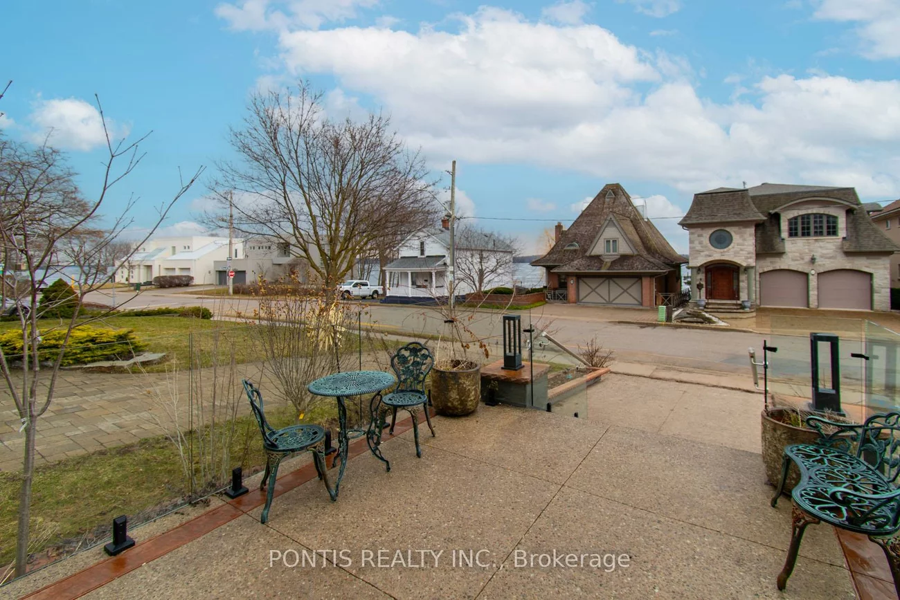 38, Kempenfelt, City Centre, Barrie