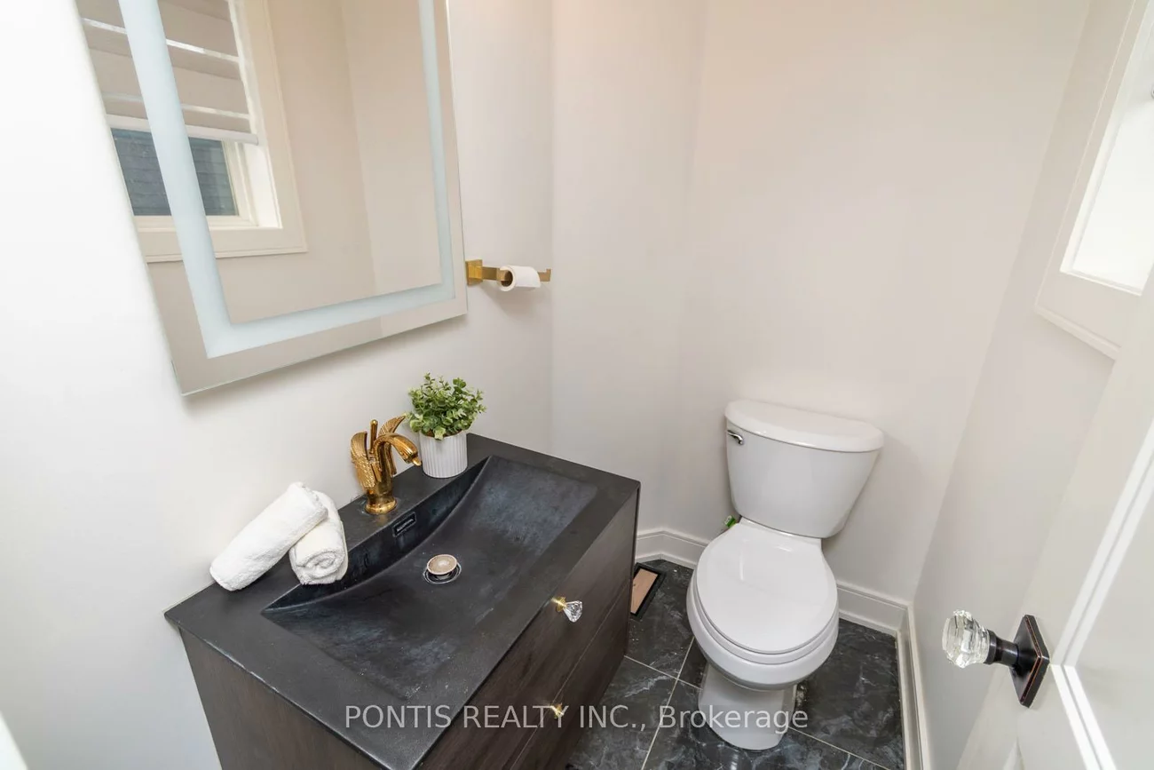 38, Kempenfelt, City Centre, Barrie