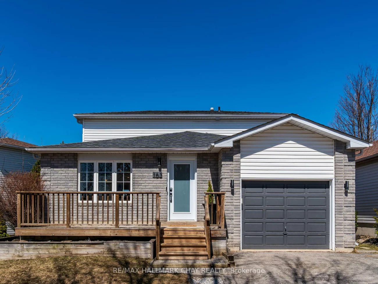 163, Columbia, Holly, Barrie