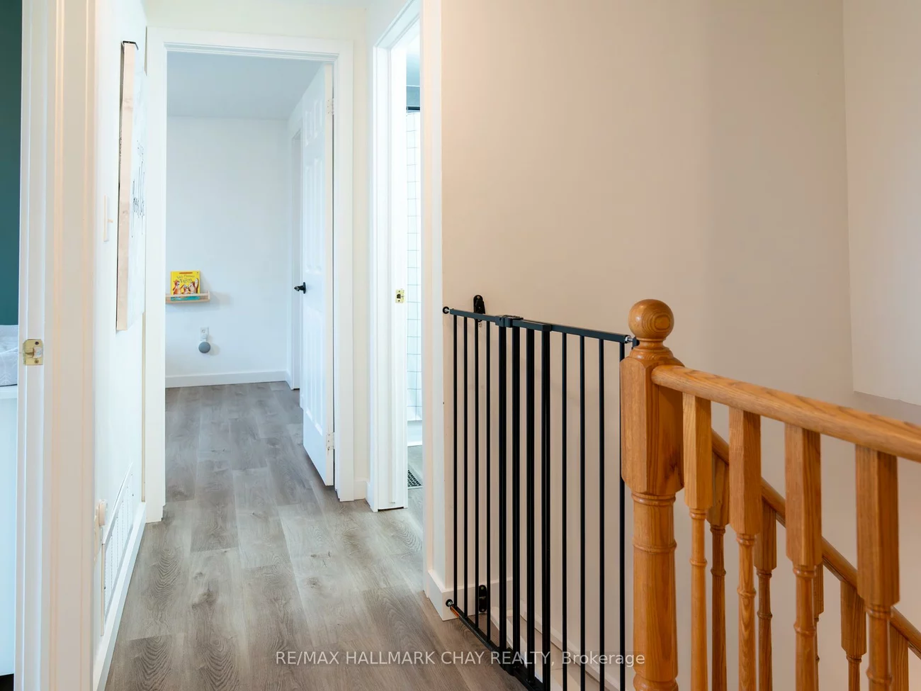 163, Columbia, Holly, Barrie