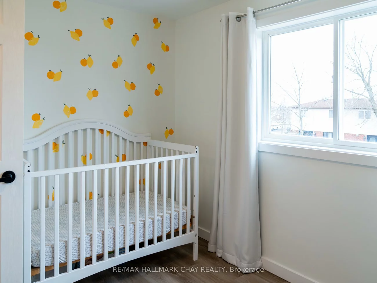 163, Columbia, Holly, Barrie