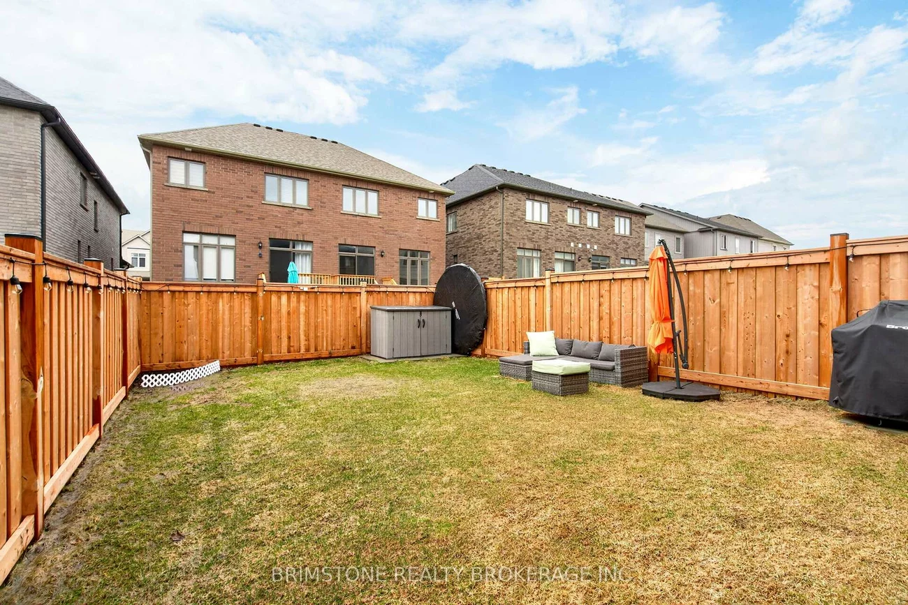63, Copperhill, Painswick South, Barrie