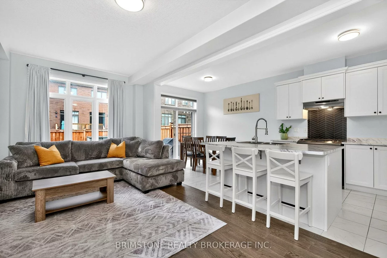 63, Copperhill, Painswick South, Barrie